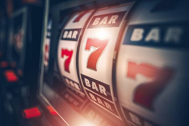 Live Baccarat dealer table with multi-camera feed on dragon999